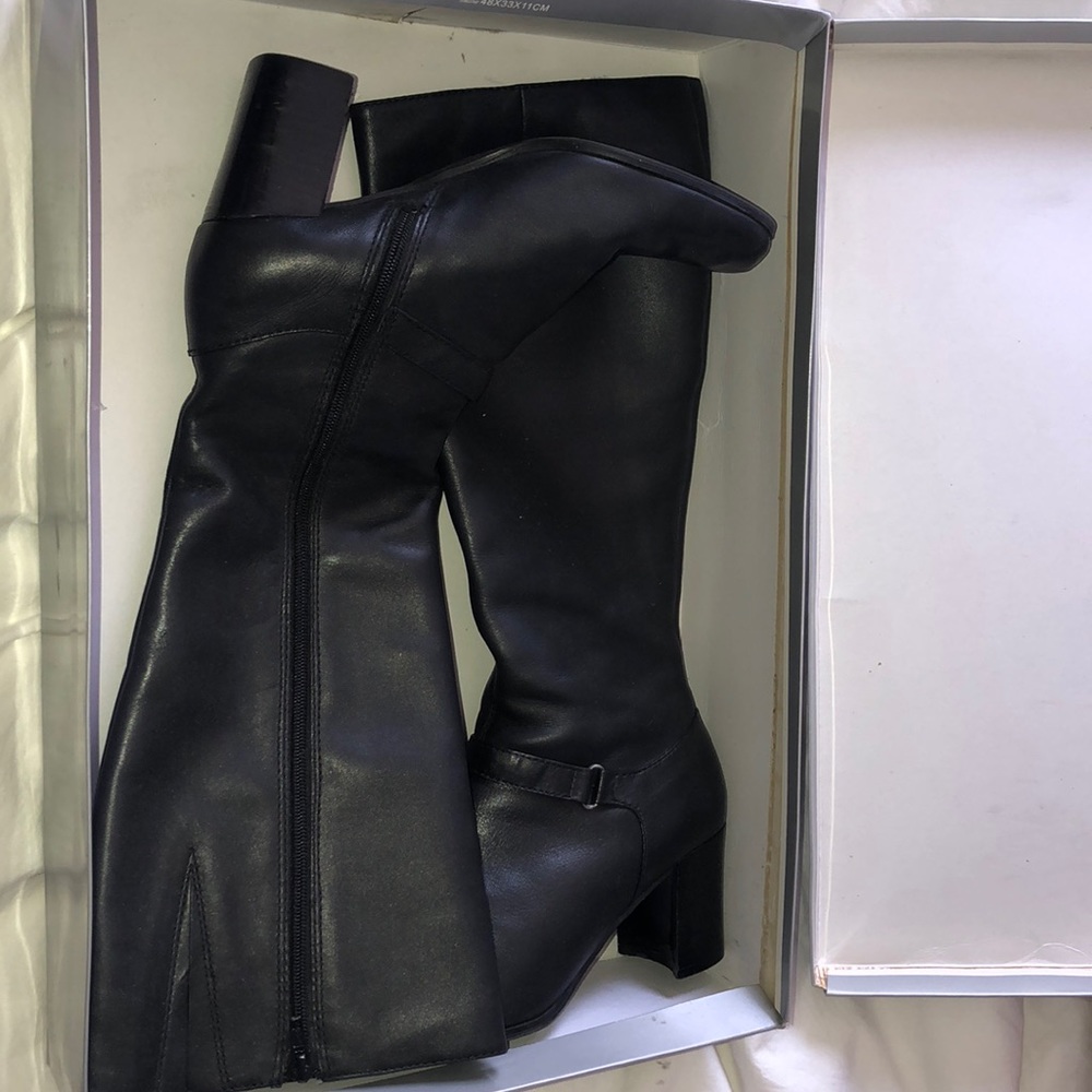 High heel leather boots